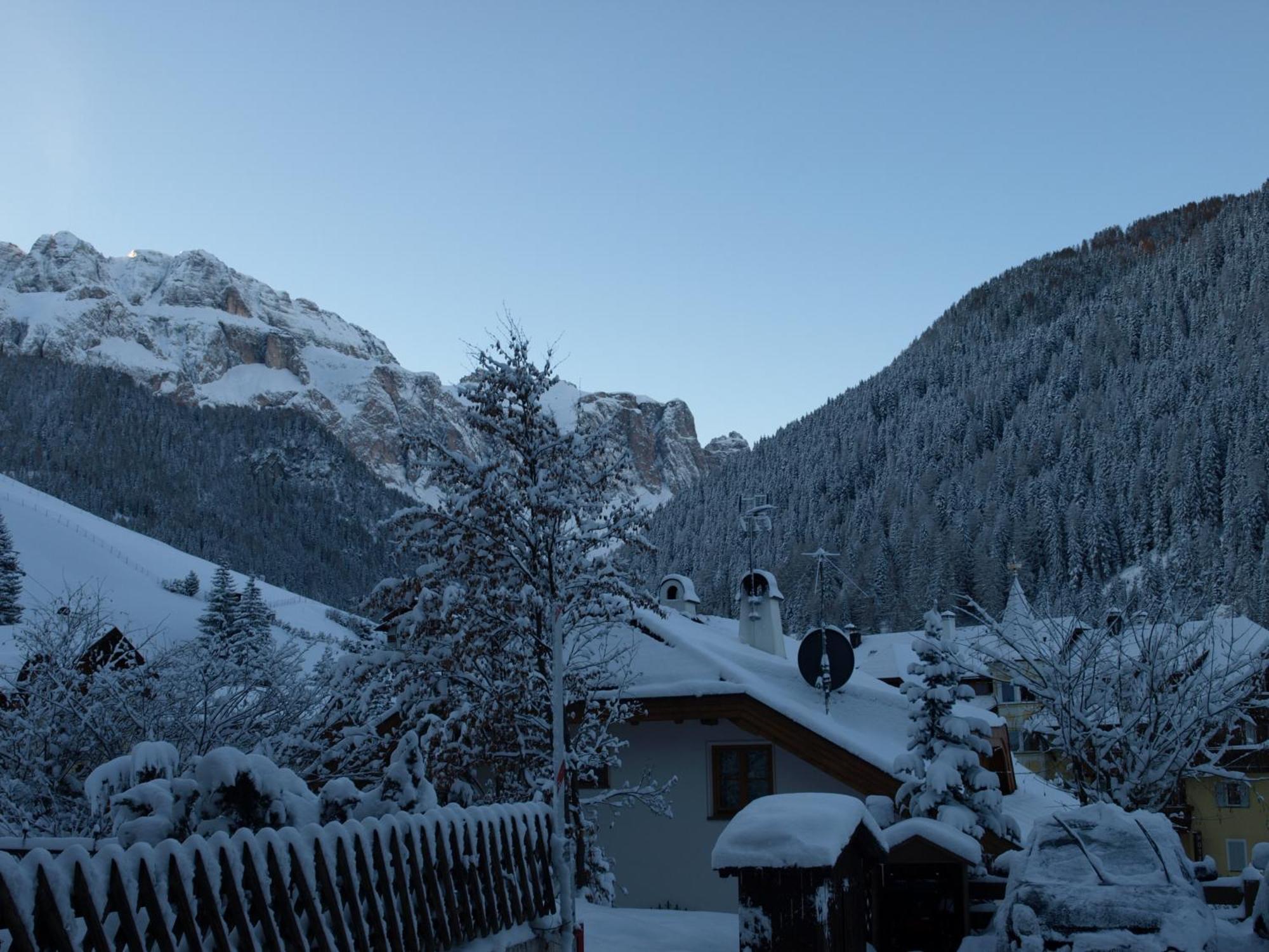 Garni Flurida Bed & Breakfast Selva di Val Gardena Exterior photo