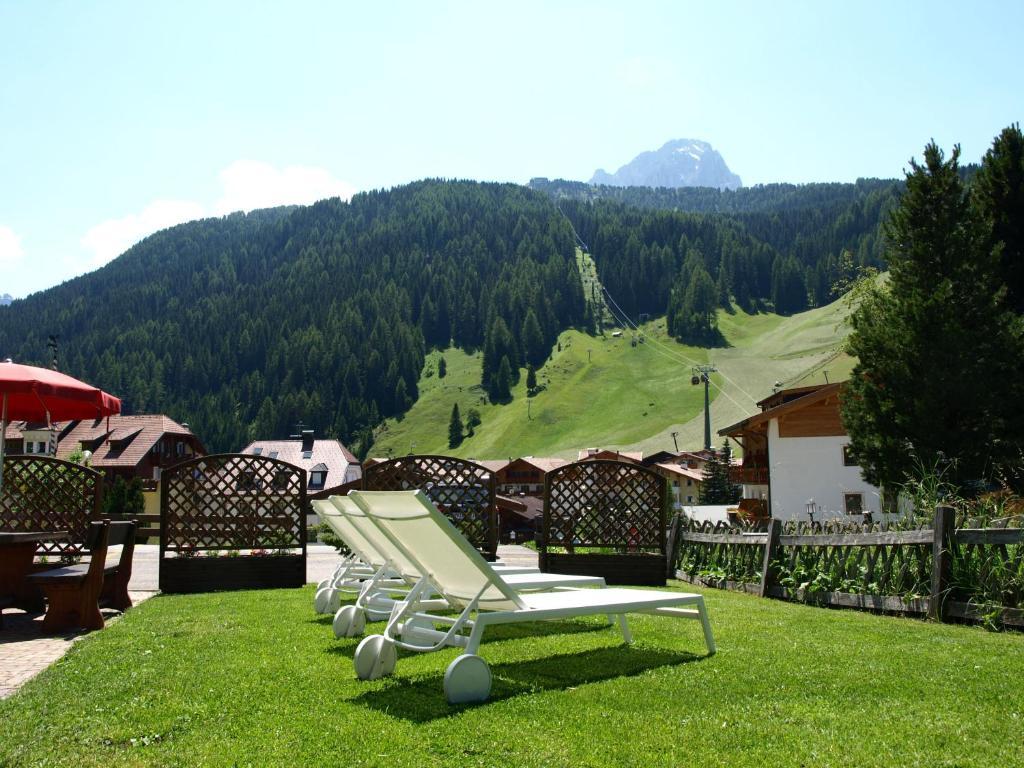 Garni Flurida Bed & Breakfast Selva di Val Gardena Exterior photo